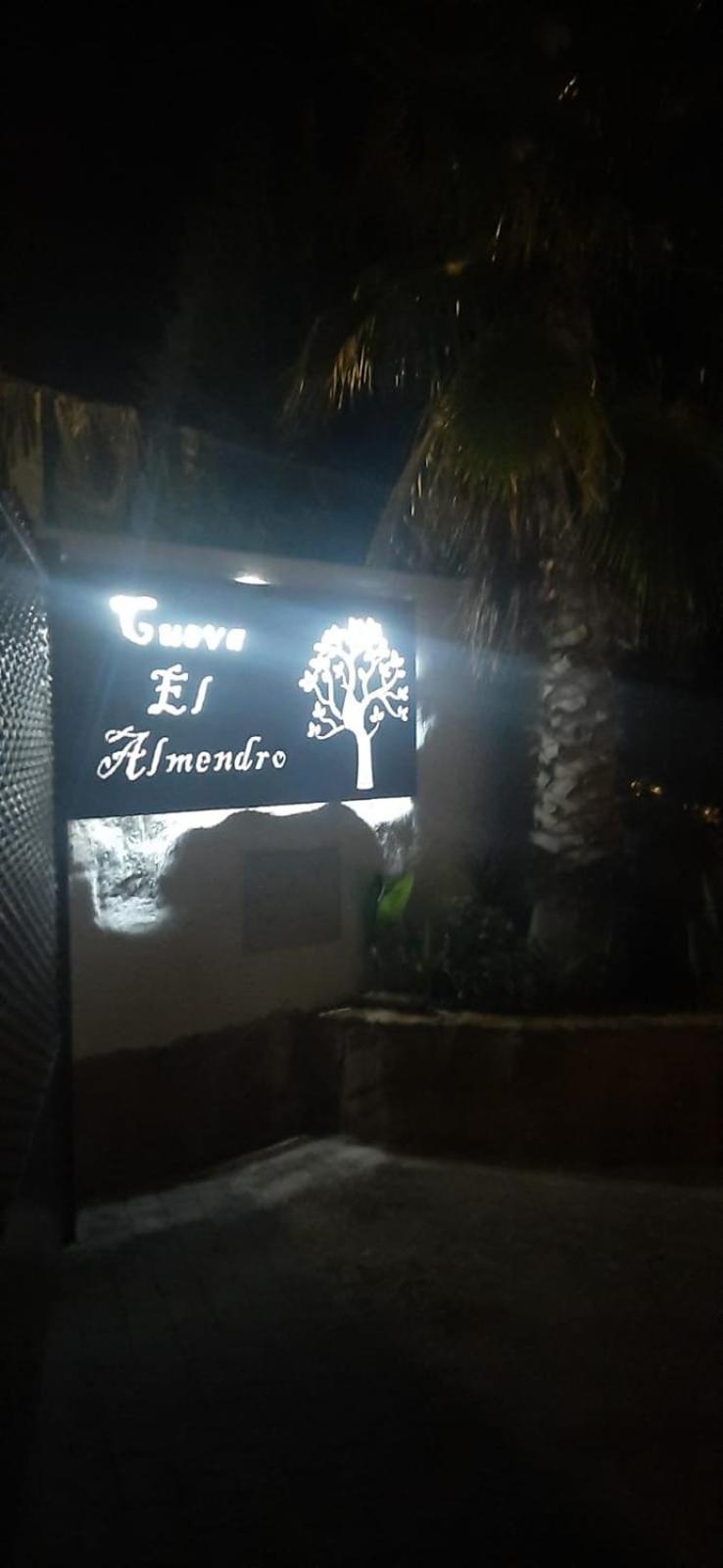 Casa Cueva El Almendro Pegalajar Exterior foto